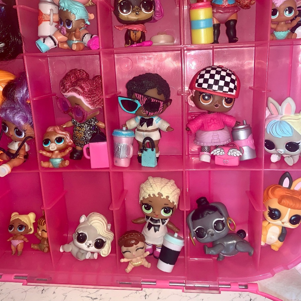 LOL Surprise dolls, LIL Sister & Pets & Accessories - 10 Pets, 10 LOL, 7 LIL Sis